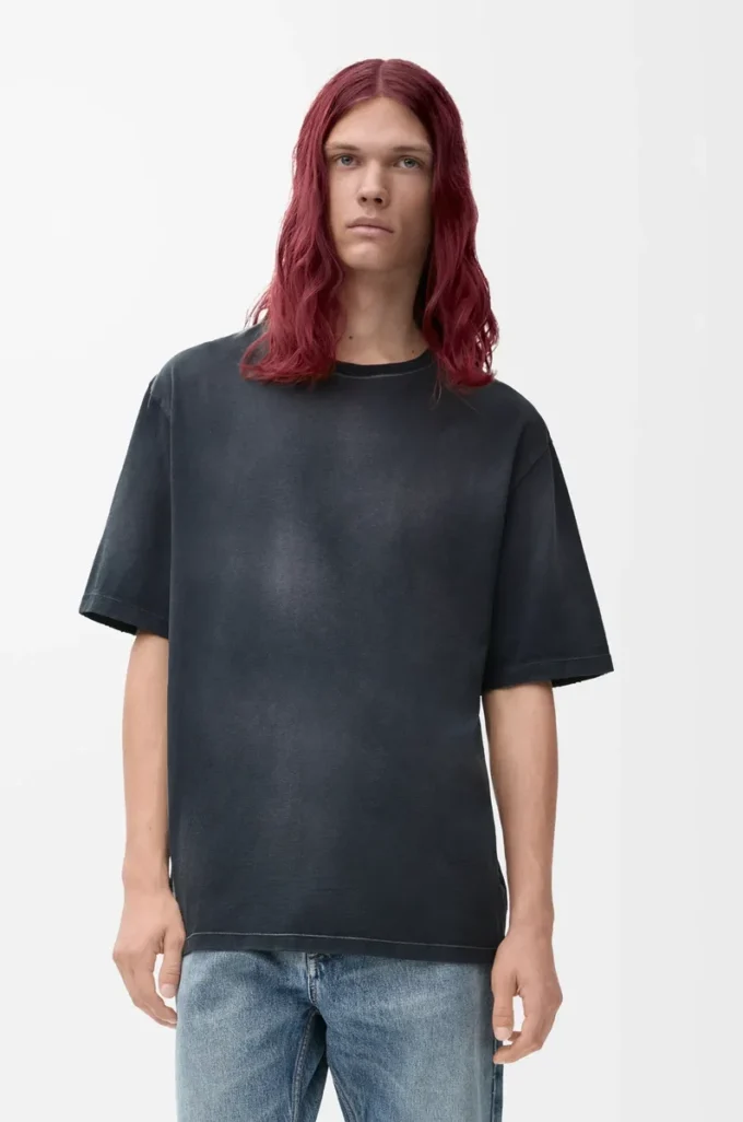 Camiseta holgada de algodón. Color negro.
