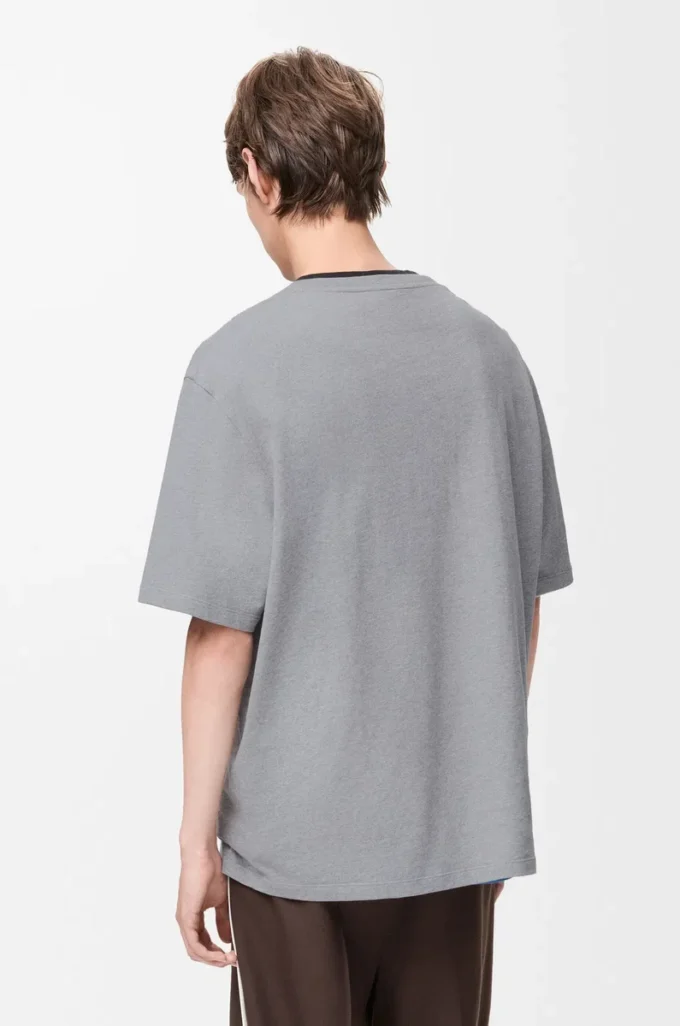 Camiseta holgada de algodón gris jaspeado.