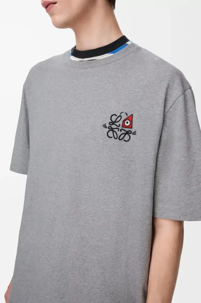 Camiseta holgada de algodón gris jaspeado.