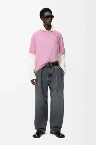 Camiseta holgada de algodón rosa.