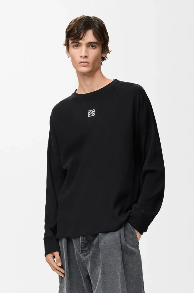 Camiseta oversize de manga larga de algodón negro Camiseta oversize de manga larga de algodón negro