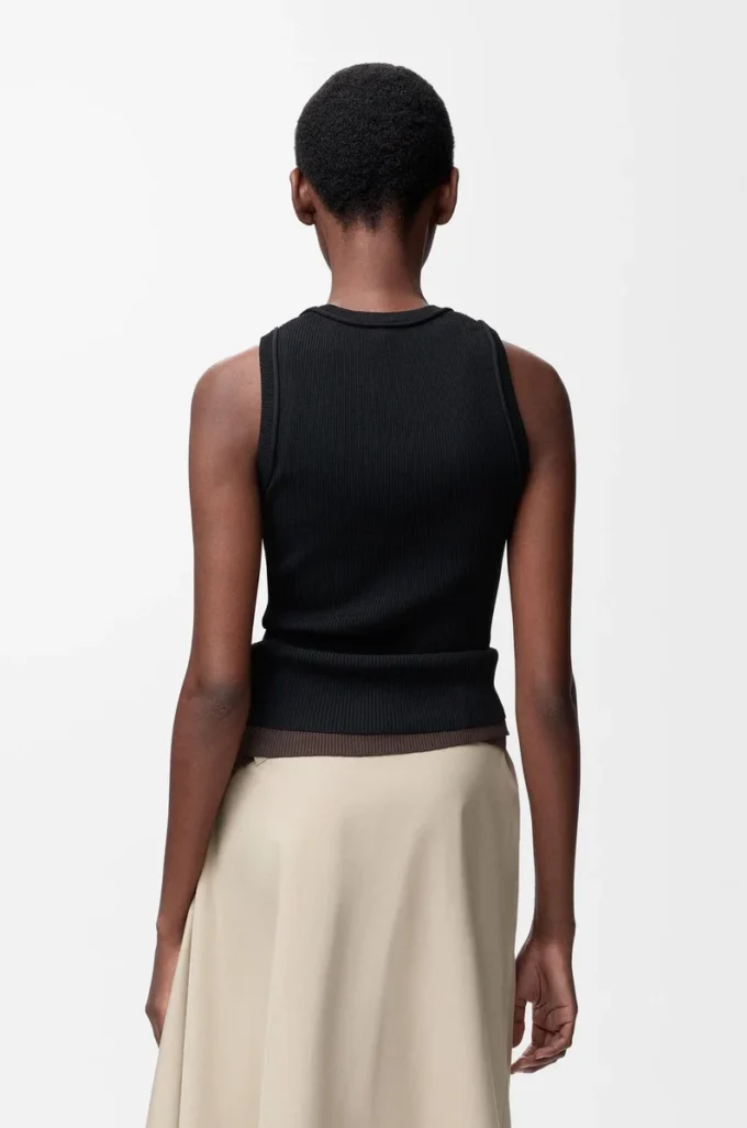 Camiseta sin mangas con anagrama en viscosa elástica negra Camiseta sin mangas con anagrama en viscosa elástica negra