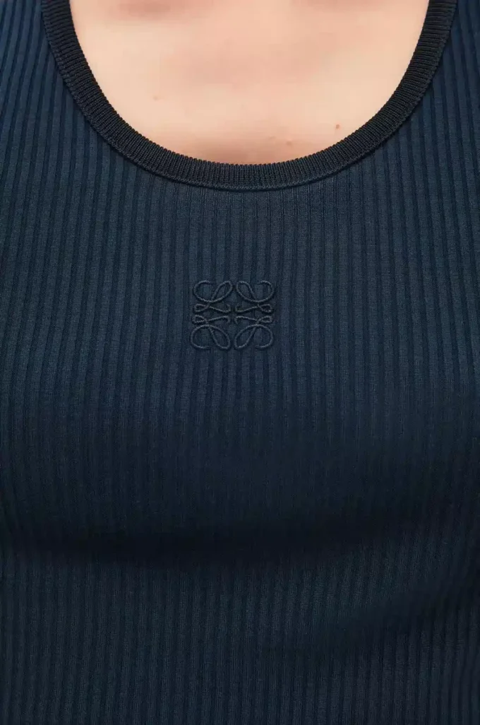 Camiseta sin mangas de seda azul marino intenso Camiseta sin mangas de seda azul marino intenso