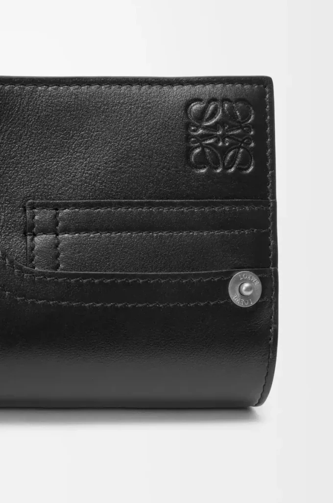 Cartera compacta Panta en piel de becerro brillante, color negro