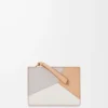 Cartera compacta Puzzle en piel de becerro clásica Ghost/Silky Beige Cartera compacta Puzzle en piel de becerro clásica Ghost/Silky Beige
