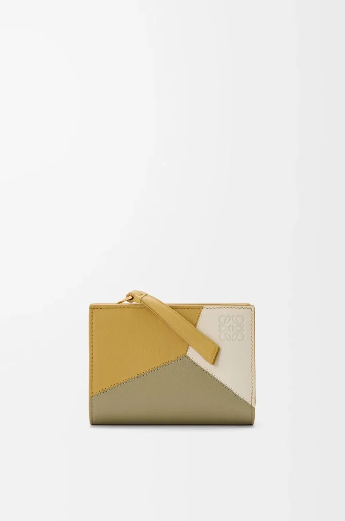 Cartera compacta Puzzle en piel de becerro clásica Ginger/Sea Salt Cartera compacta Puzzle en piel de becerro clásica Ginger/Sea Salt