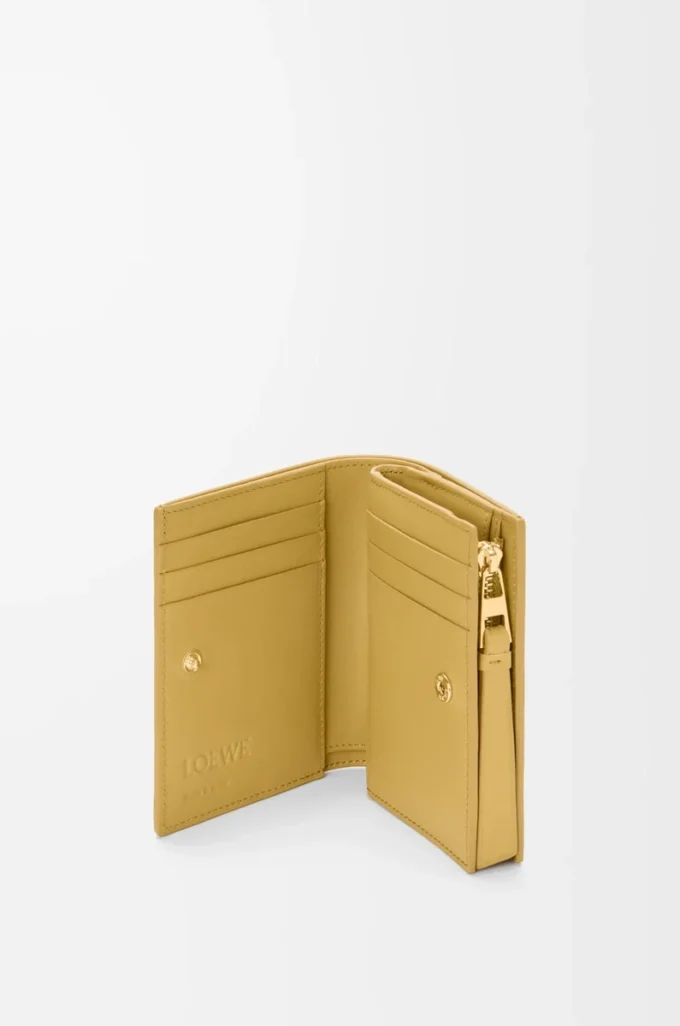 Cartera compacta Puzzle en piel de becerro clásica Ginger/Sea Salt Cartera compacta Puzzle en piel de becerro clásica Ginger/Sea Salt