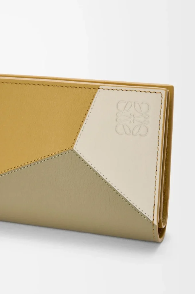 Cartera compacta Puzzle en piel de becerro clásica Ginger/Sea Salt Cartera compacta Puzzle en piel de becerro clásica Ginger/Sea Salt