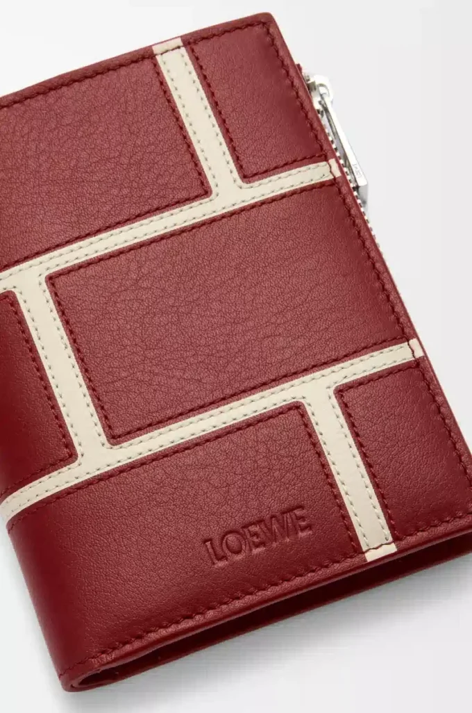 Cartera compacta y delgada en piel de becerro clásica rojo quemado