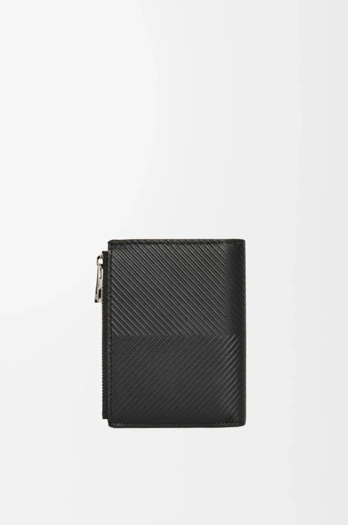 Cartera compacta y delgada en piel de becerro clásica texturizada, color negro.