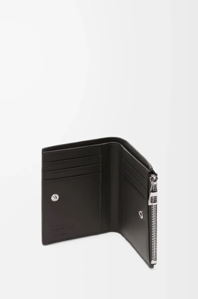 Cartera compacta y delgada en piel de becerro clásica texturizada Gris oscuro Cartera compacta y delgada en piel de becerro clásica texturizada Gris oscuro