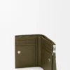 Cartera compacta y delgada Puzzle en piel de becerro clásica Dark Khaki Cartera compacta y delgada Puzzle en piel de becerro clásica Dark Khaki