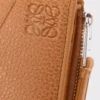 Cartera compacta y delgada Puzzle en piel de becerro granulada flexible Light Canyon Brown