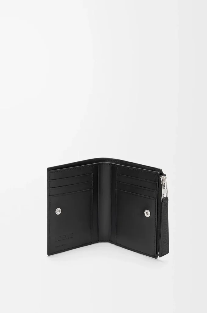 Cartera compacta y delgada Puzzle en piel de becerro granulada flexible. Negro