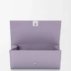 Cartera continental Anagram en piel de becerro granulada Dirty Mauve Cartera continental Anagram en piel de becerro granulada Dirty Mauve