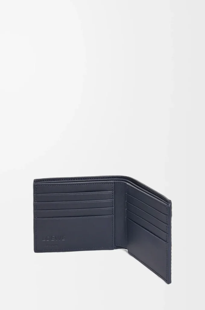 Cartera doble en piel de becerro clásica texturizada Deep Navy Cartera doble en piel de becerro clásica texturizada Deep Navy