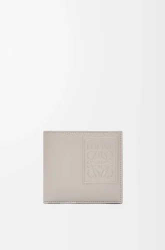 cartera doble en piel de becerro satinada gris concha 1 330x498 - Cartera doble en piel de becerro satinada gris concha