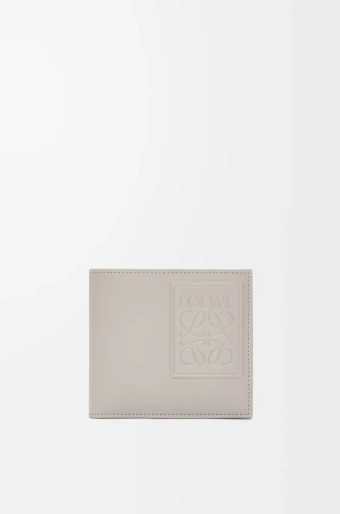 Cartera doble en piel de becerro satinada gris concha Cartera doble en piel de becerro satinada gris concha