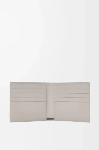 cartera doble en piel de becerro satinada gris concha 2 330x498 - Cartera doble en piel de becerro satinada gris concha