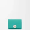 Cartera plegable de tres pliegues en piel de becerro granulado Pebble color aguamarina Cartera plegable de tres pliegues en piel de becerro granulado Pebble color aguamarina