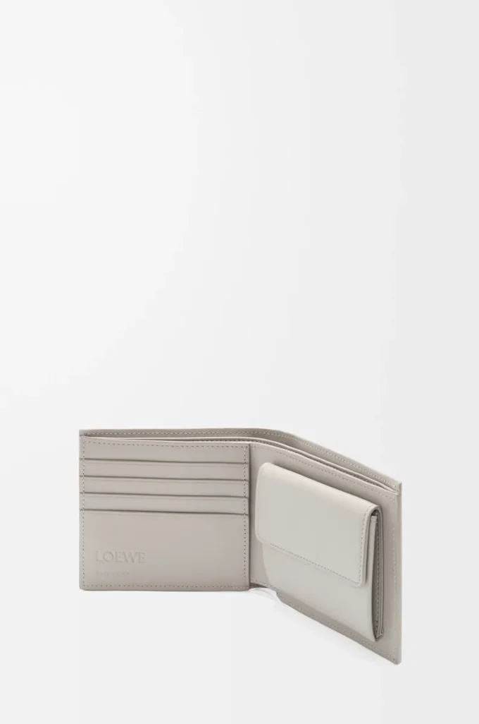 Cartera plegable para monedas en piel de becerro clásica texturizada Shell Grey Cartera plegable para monedas en piel de becerro clásica texturizada Shell Grey