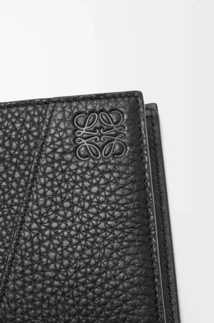 Cartera Puzzle con doble pliegue en piel de becerro granulada flexible, color negro