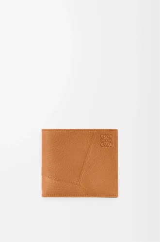 Cartera Puzzle de doble pliegue en suave piel de becerro granulada, color marrón claro cañón