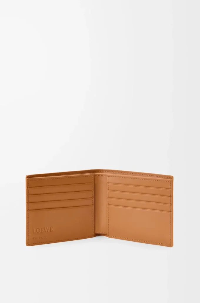 Cartera Puzzle de doble pliegue en suave piel de becerro granulada, color marrón claro cañón