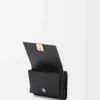 Cartera tríptica Anagram en piel de becerro granulada Black/Gold