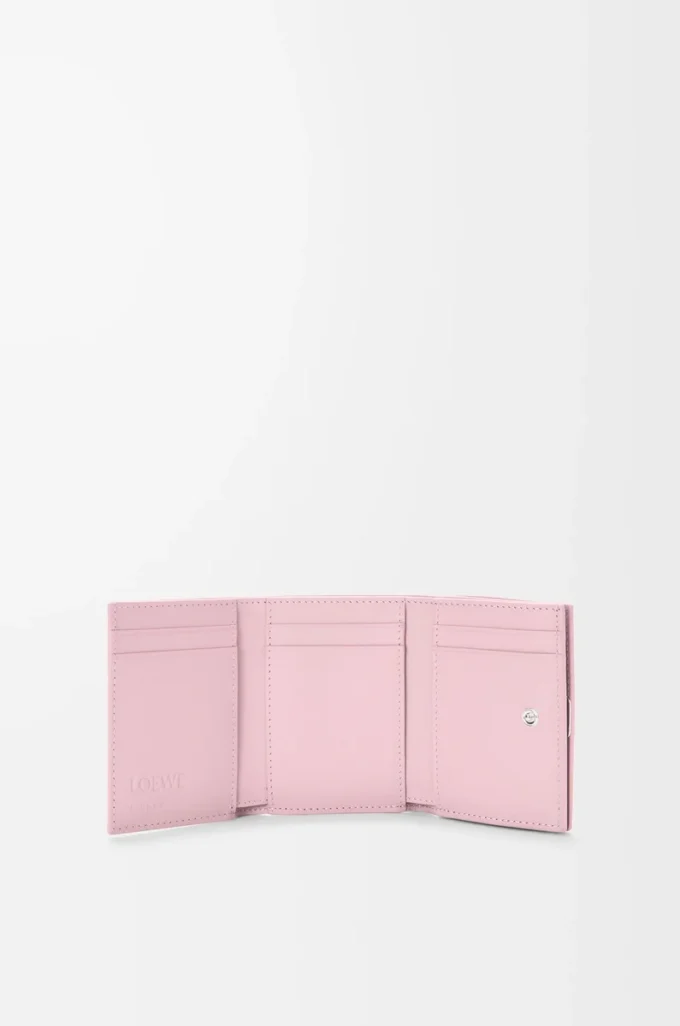 Cartera tríptica Anagram en piel de becerro granulada Blossom