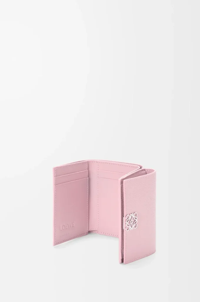 Cartera tríptica Anagram en piel de becerro granulada Blossom