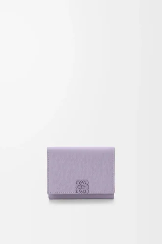 Cartera tríptica Anagram en piel de becerro granulada Dirty Mauve