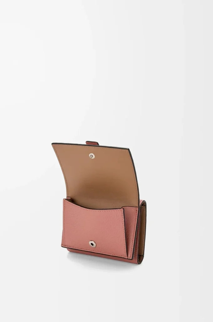 Cartera tríptica en piel de becerro granulada suave Blush/Mahogany