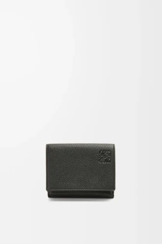 Cartera tríptica en piel de becerro granulada suave, color negro