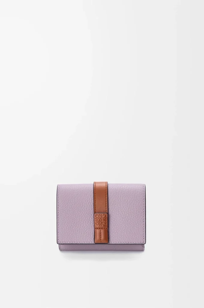 Cartera tríptica en piel de becerro granulada suave Dirty Mauve/Squirrel
