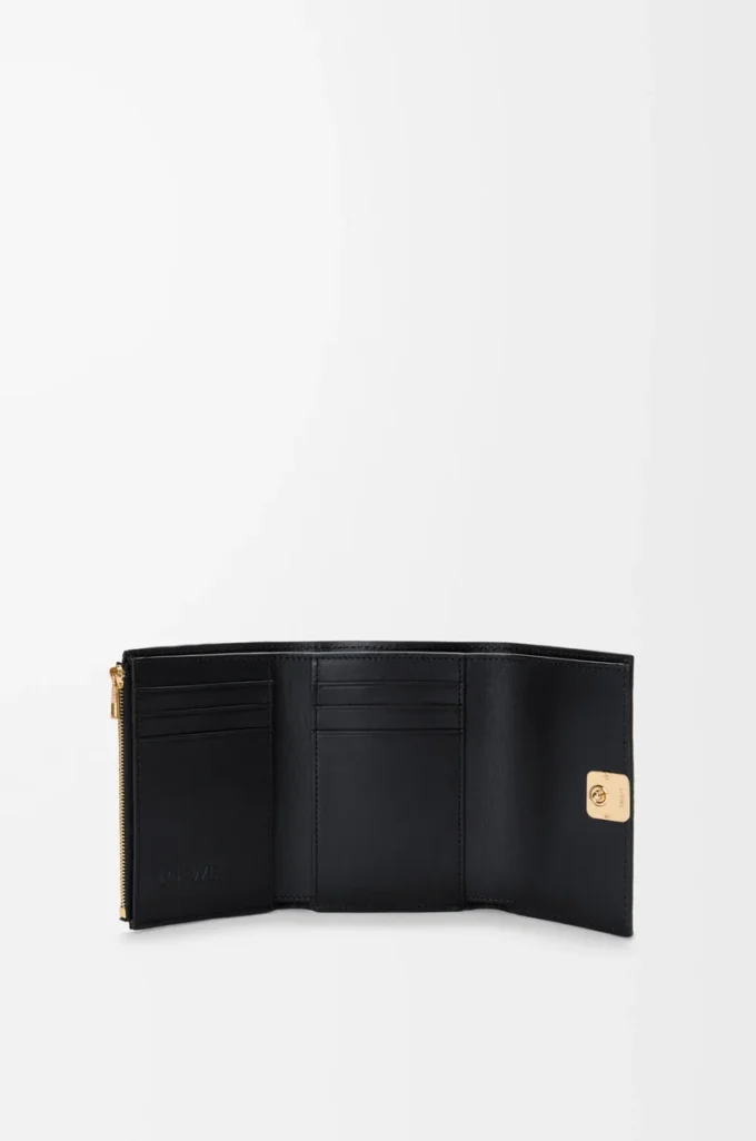 Cartera vertical pequeña Anagram en piel de becerro granulada Black/Gold Cartera vertical pequeña Anagram en piel de becerro granulada Black/Gold