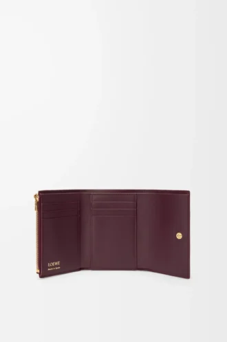 Cartera vertical pequeña en piel de becerro lisa y granulada Dark Burgundy