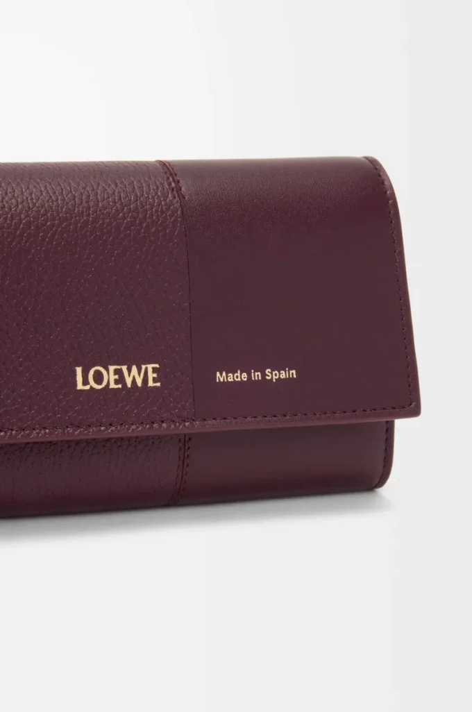 Cartera vertical pequeña en piel de becerro lisa y granulada Dark Burgundy