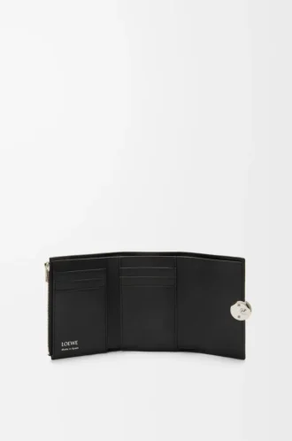 Cartera vertical pequeña Pebble en piel de becerro granulada color negro