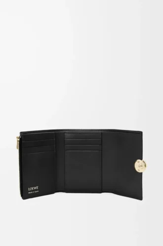 Cartera vertical pequeña Pebble en piel de becerro napa brillante Black