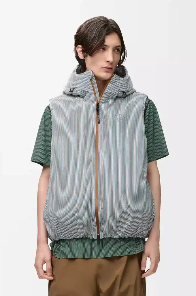 Chaleco acolchado en tejido técnico Beige/Azul Chaleco acolchado en tejido técnico Beige/Azul