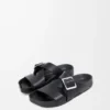 Chanclas Ease Buckle de piel de becerro curtida vegetalmente, color negro