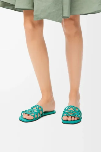 Chanclas Petal Anagram en piel de becerro suave Turquesa