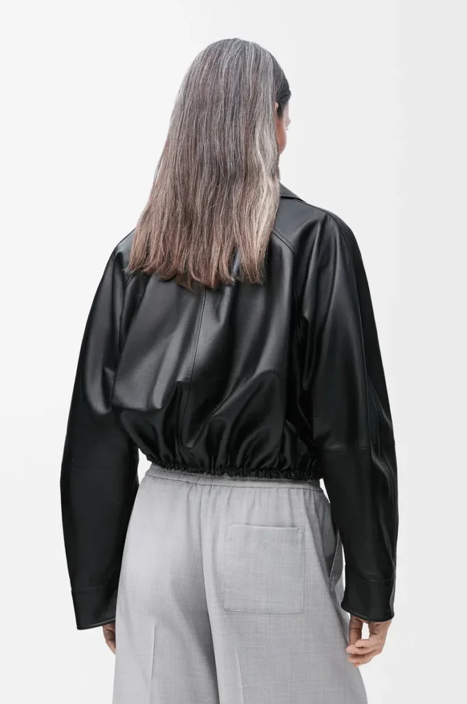 Chaqueta abullonada en piel de cordero napa. Negro Chaqueta abullonada en piel de cordero napa. Negro