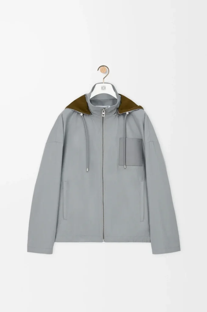 Chaqueta con capucha de algodón gris claro Chaqueta con capucha de algodón gris claro