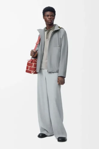 Chaqueta con capucha de algodón gris claro Chaqueta con capucha de algodón gris claro