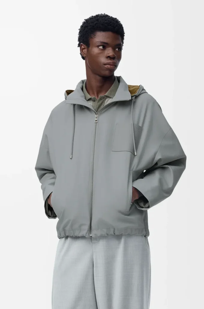 Chaqueta con capucha de algodón gris claro Chaqueta con capucha de algodón gris claro