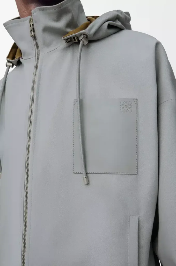Chaqueta con capucha de algodón gris claro Chaqueta con capucha de algodón gris claro