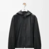 Chaqueta con capucha en piel de cordero napa. Negro Chaqueta con capucha en piel de cordero napa. Negro