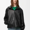 Chaqueta con capucha en piel de cordero napa. Negro Chaqueta con capucha en piel de cordero napa. Negro